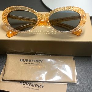 Got these for someone and they don’t like them! Unreal!